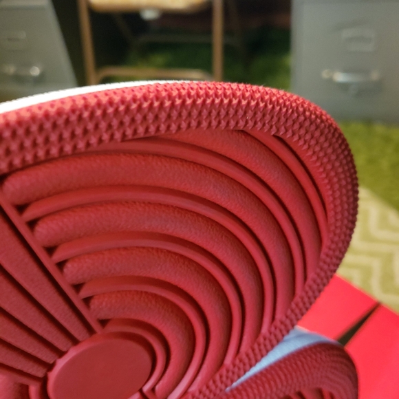 Jordan 1 Mid clot 13 - Picture 7 of 8